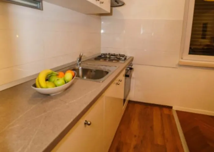 Beach Central Apartment *